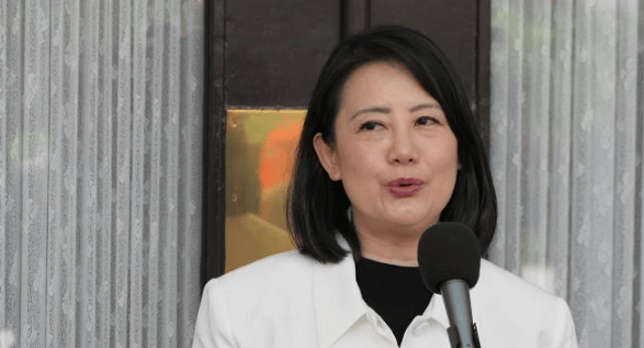 冬日暖流！台湾地区74岁重磅人物罕见出山，赖清德彻底扛不住了