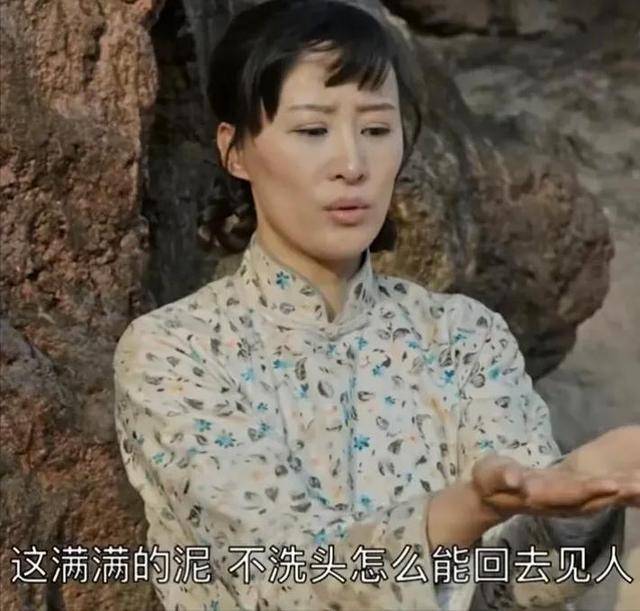 抗日神剧惊现逆天整容脸，主演导演都她一人，胡编程度堪称史诗级