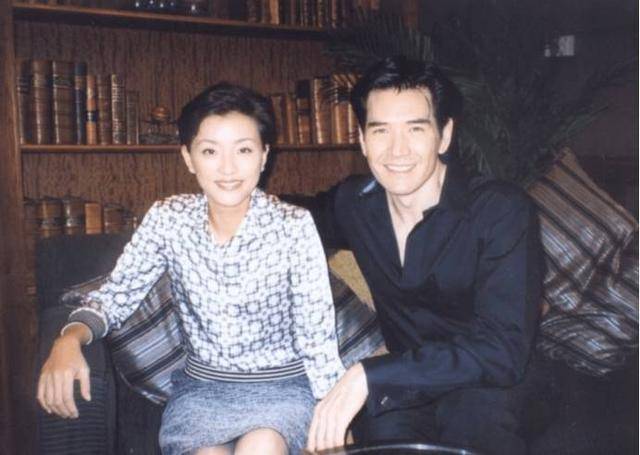 64岁黄金单身汉费翔，一辈子无儿无女，坦言此生无憾，究竟为何？