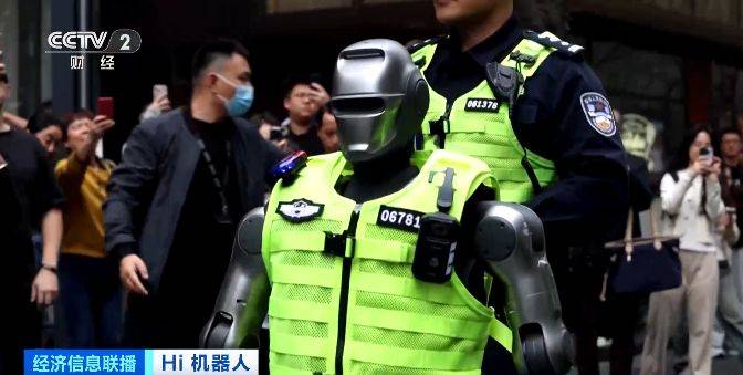 Hi 机器人丨人形机器人练就“十八般武艺”，打开更多商业化场景