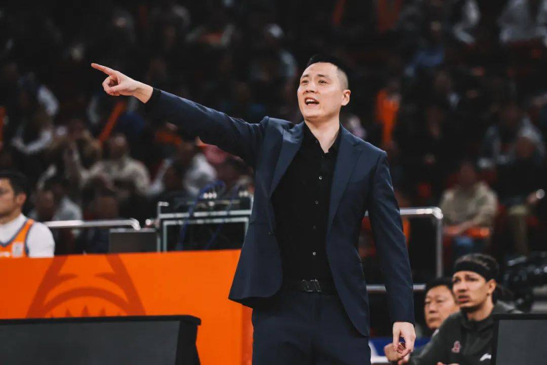 “背靠背”第一场赢了，但上海男篮却迎来一个坏消息