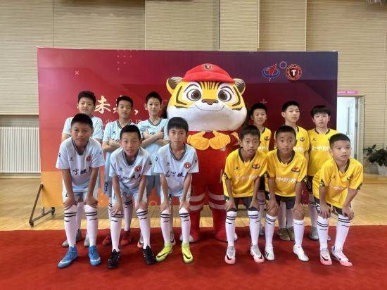 沈阳第七中学（附属小学）与辽宁铁人足球俱乐部共建“青少年足球精英培养基地”