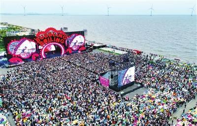 创新高 超10万人次欢聚“泡泡岛” 带动住宿、交通、餐饮消费超6000万元